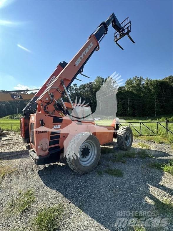 SkyTrak 6042 Teleskopické manipulátory
