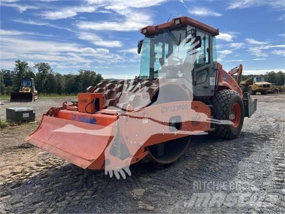 XCMG CV123PDU Tahačové válce
