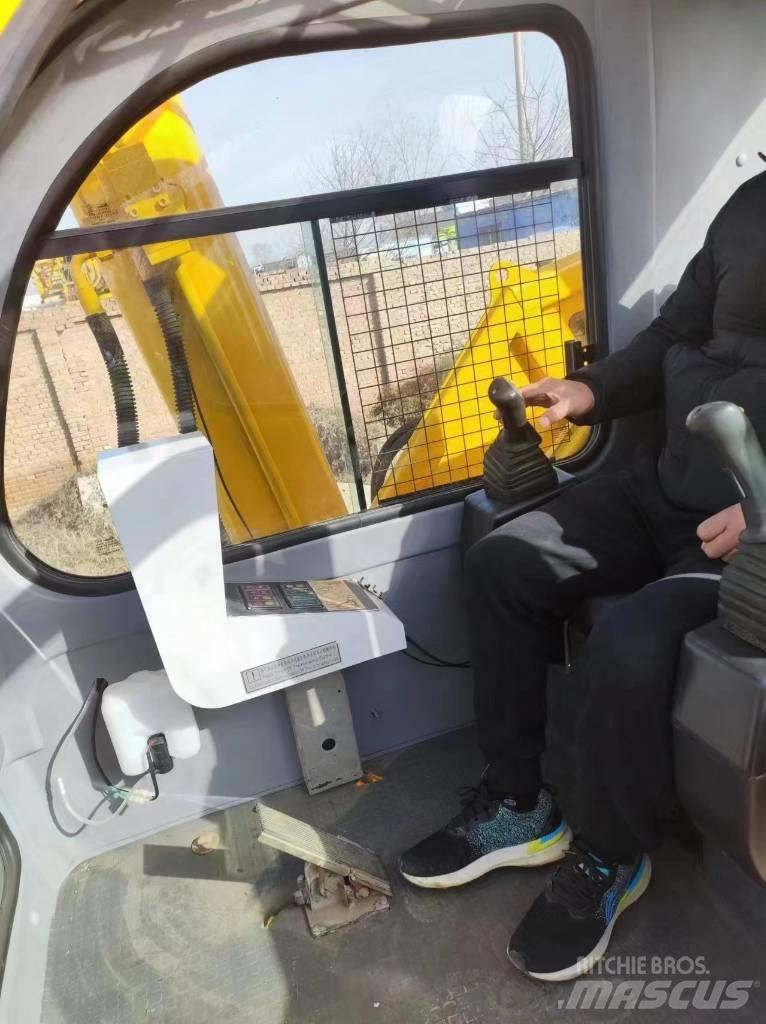 XCMG QY30T Univerzální terénní jeřáby