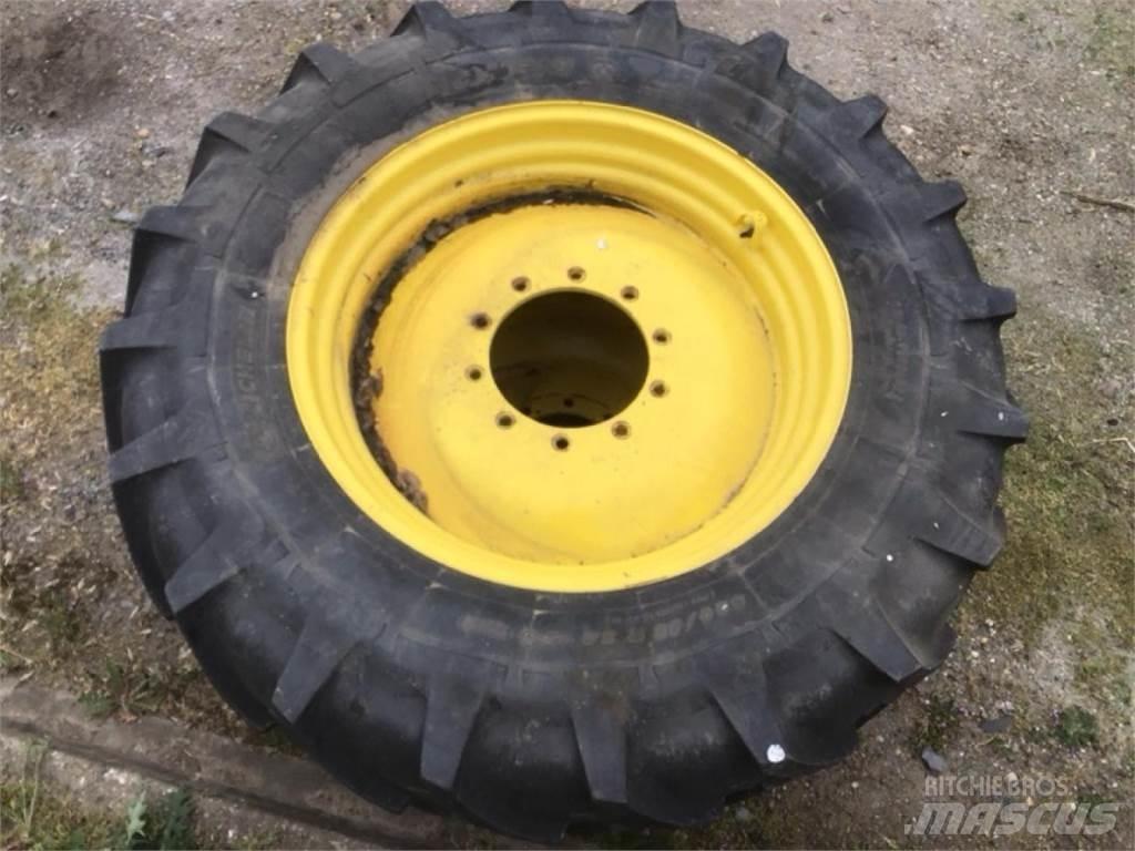Michelin 420/85R34 Pneumatiky, kola a ráfky