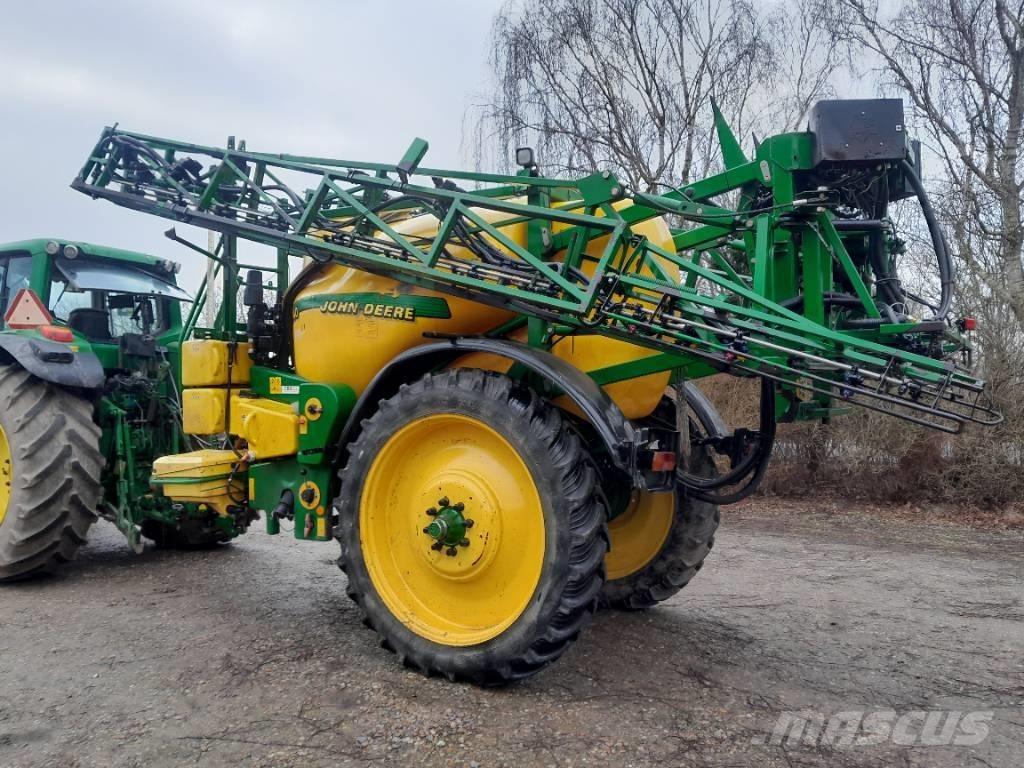 John Deere 840 Tažené postřikovače