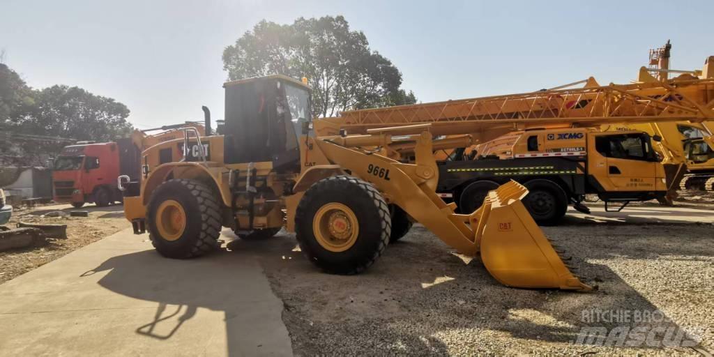 CAT 966 L Kolové nakladače