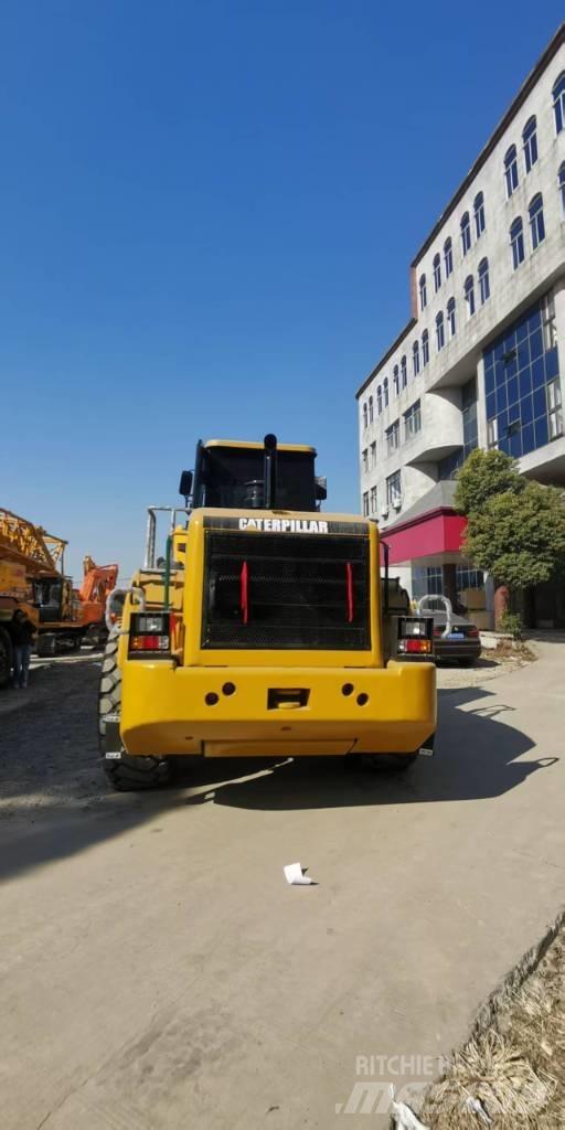 CAT 966 L Kolové nakladače