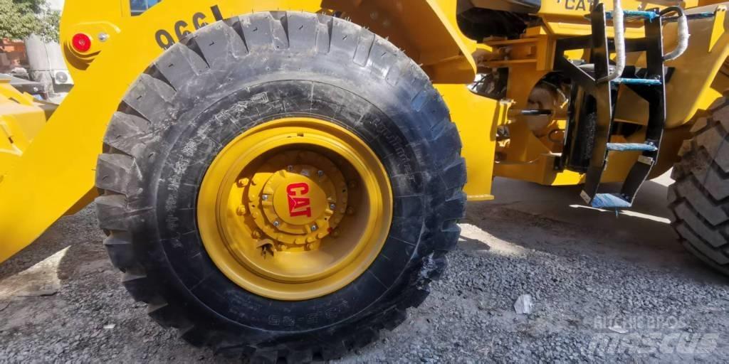 CAT 966 L Kolové nakladače