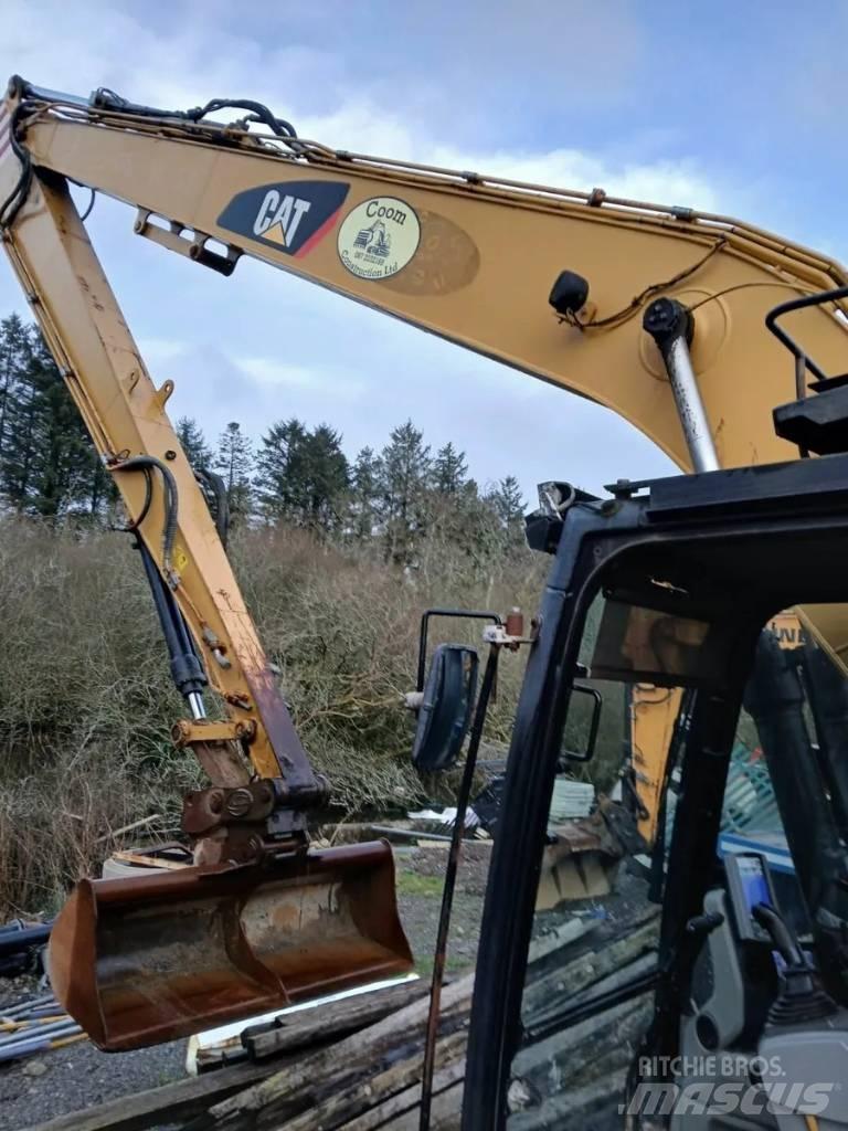 CAT 320 E Rýpadla s dlouhým dosahem