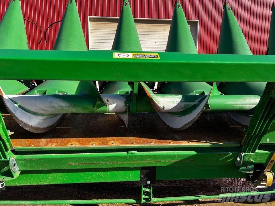 John Deere 716c Kombajnové hlavice