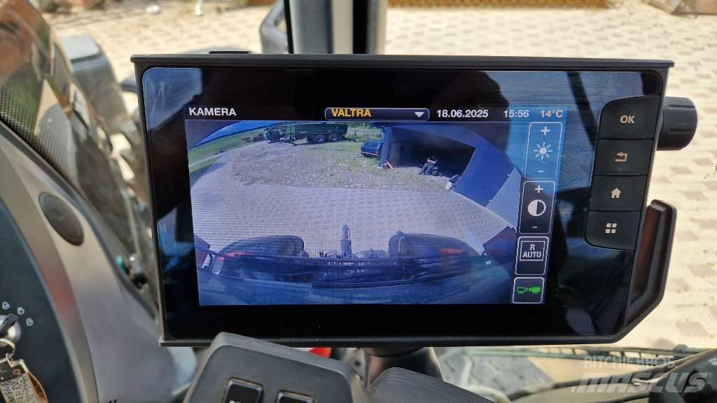 Valtra Q 305 Traktory