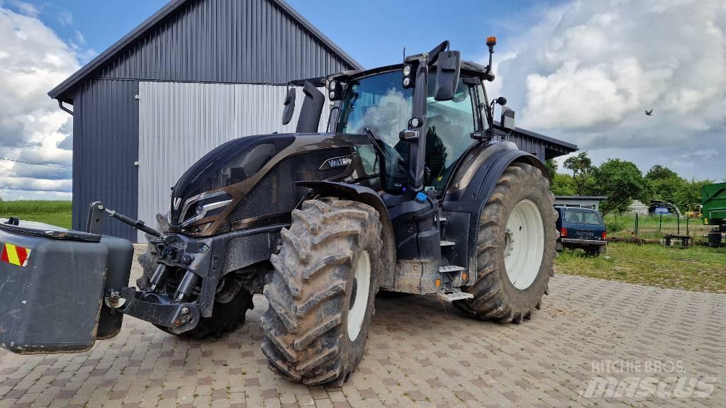 Valtra Q 305 Traktory
