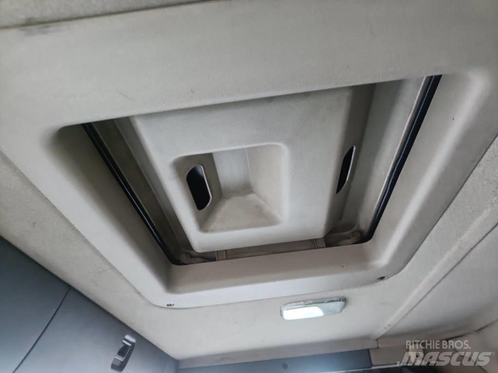 Scania P 420 Hákový nosič kontejnerů