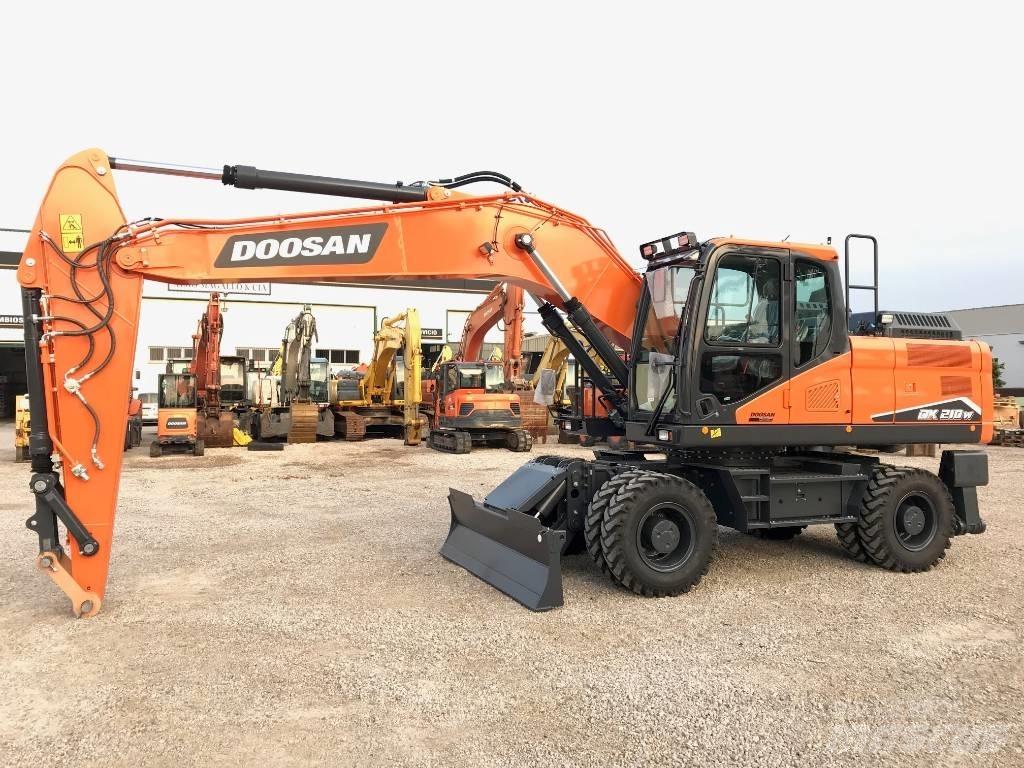 Develon DX 210 W-7 Kolová rýpadla