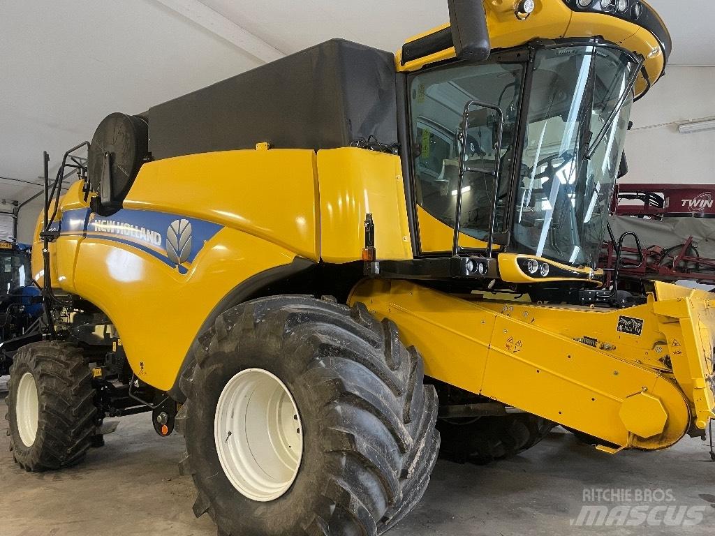 New Holland CX7.80 Sklízecí mlátičky