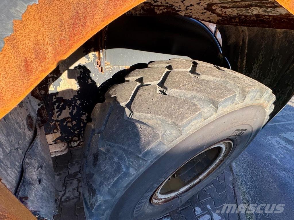 CASE 921 G Kolové nakladače