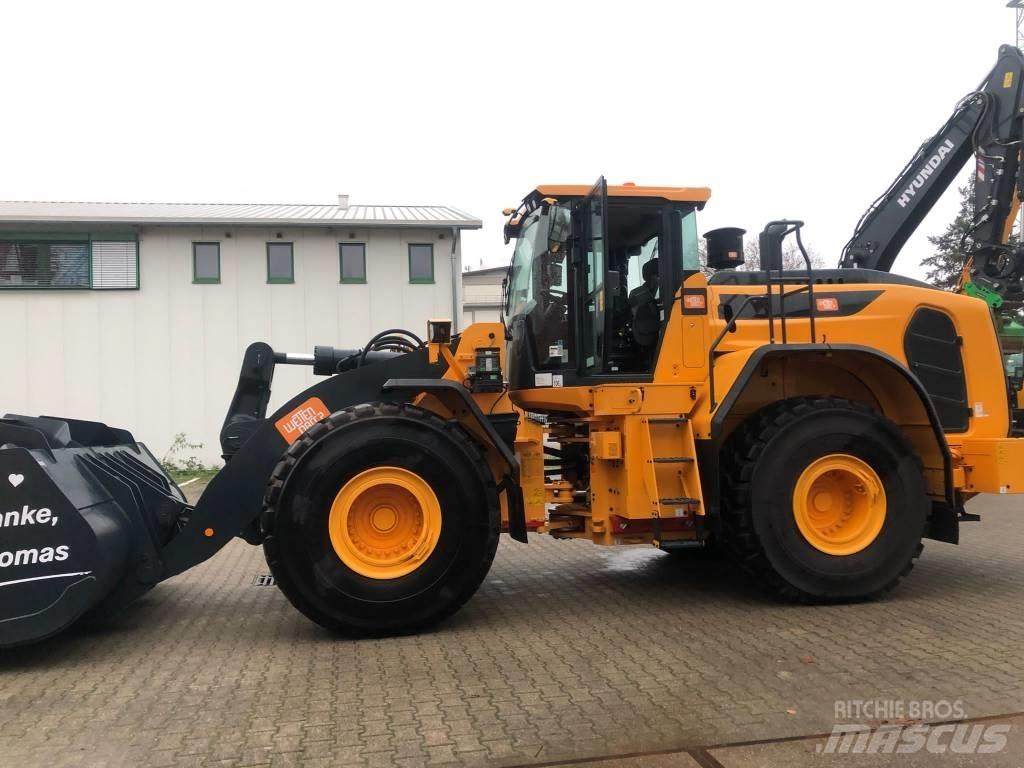 Hyundai HL975ACVT Teleskopické kolové nakladače