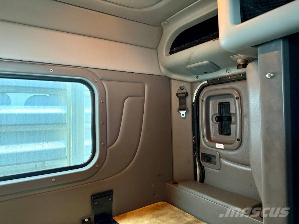 Peterbilt 388 Tahače