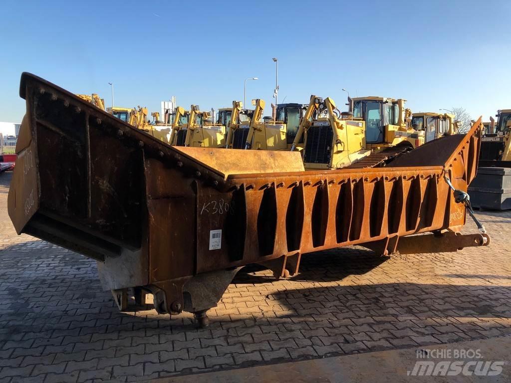 CAT D9U Blade Radlice