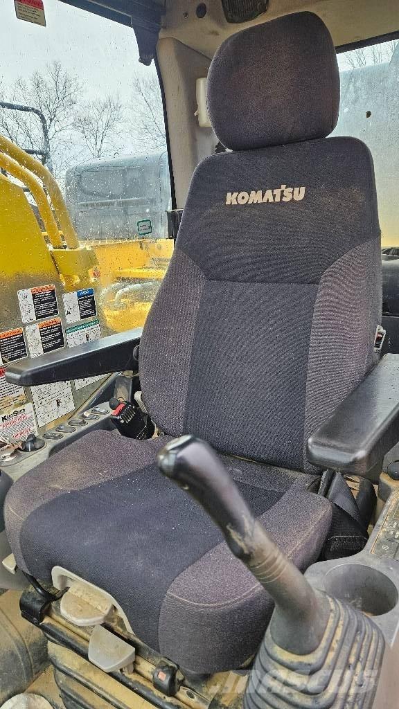 Komatsu PC 490 LC-11 Pásová rýpadla