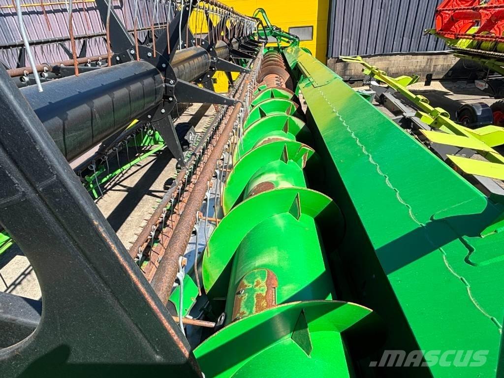 John Deere S 690 i Sklízecí mlátičky