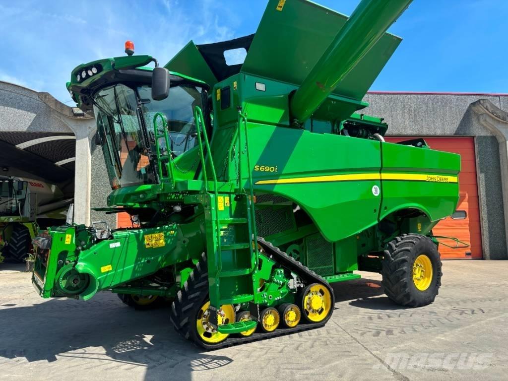 John Deere S 690 i Sklízecí mlátičky
