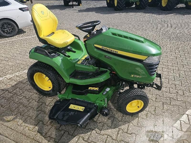 John Deere X590 Žací stroje