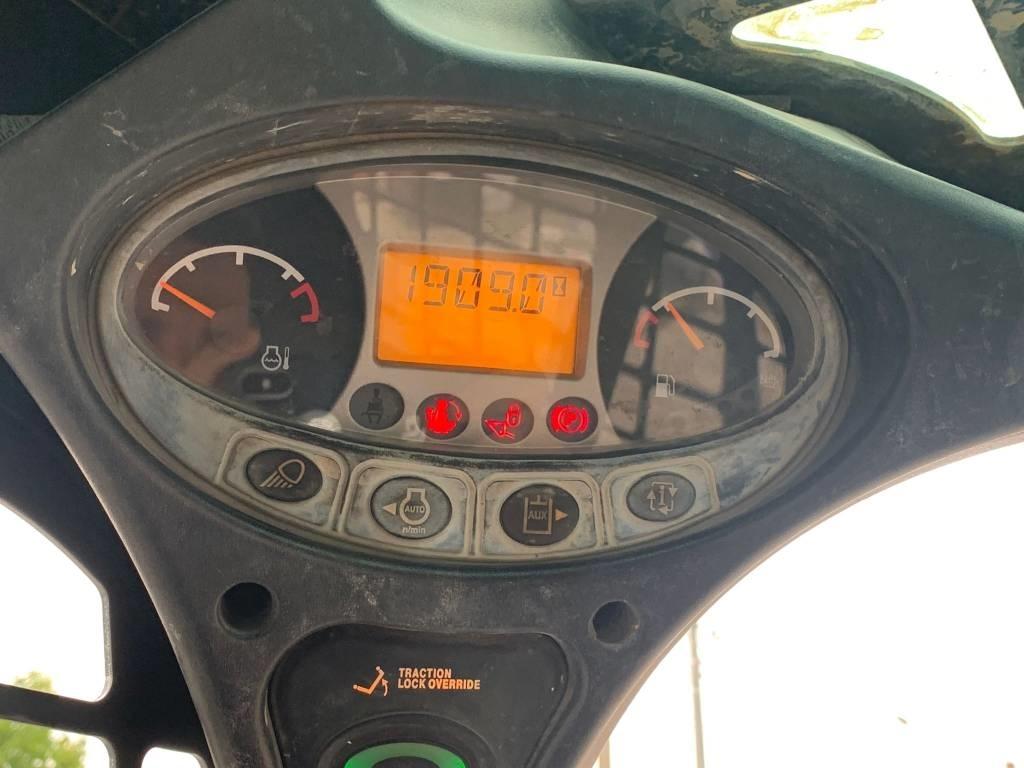 Bobcat T 450 Smykem řízené nakladače