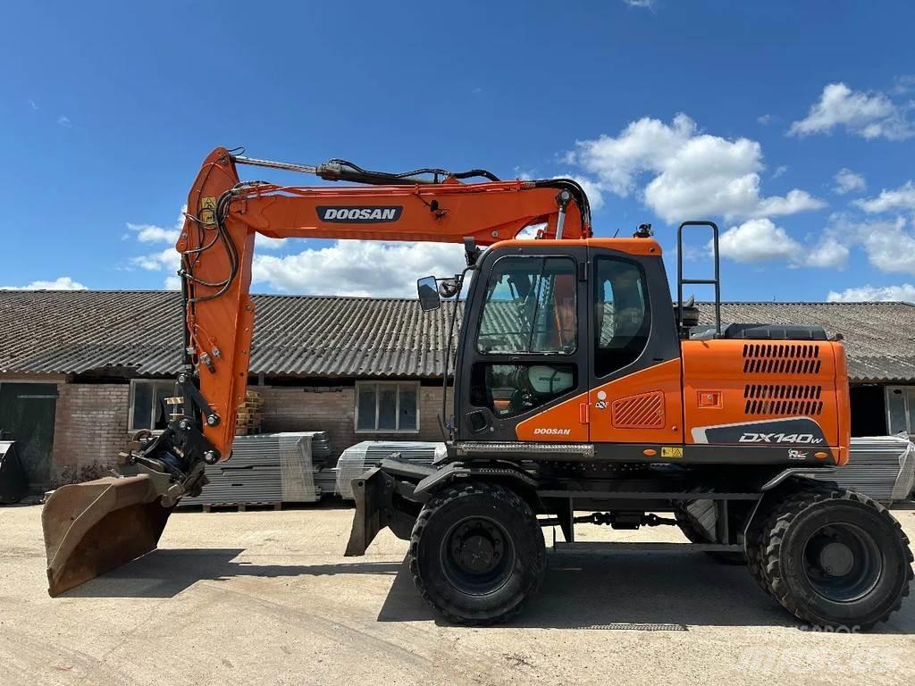 Doosan DX140W-5 Kolová rýpadla