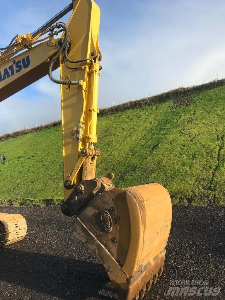 Komatsu PC210-11 Pásová rýpadla