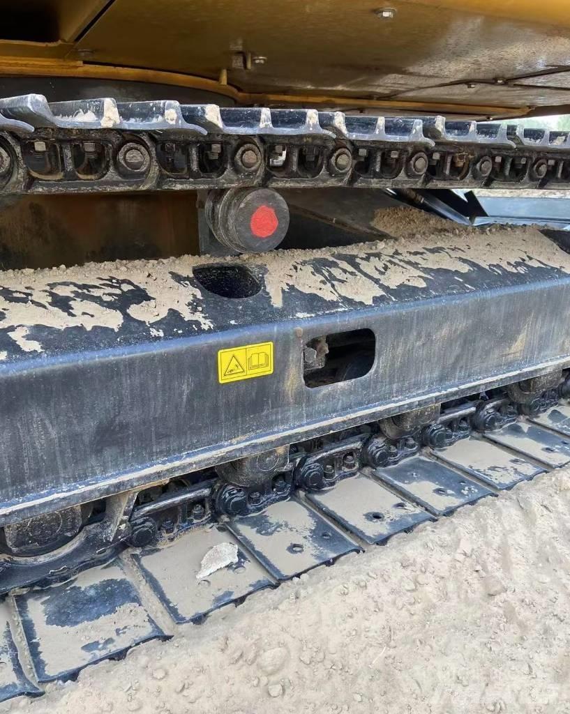 CAT 307 Pásová rýpadla