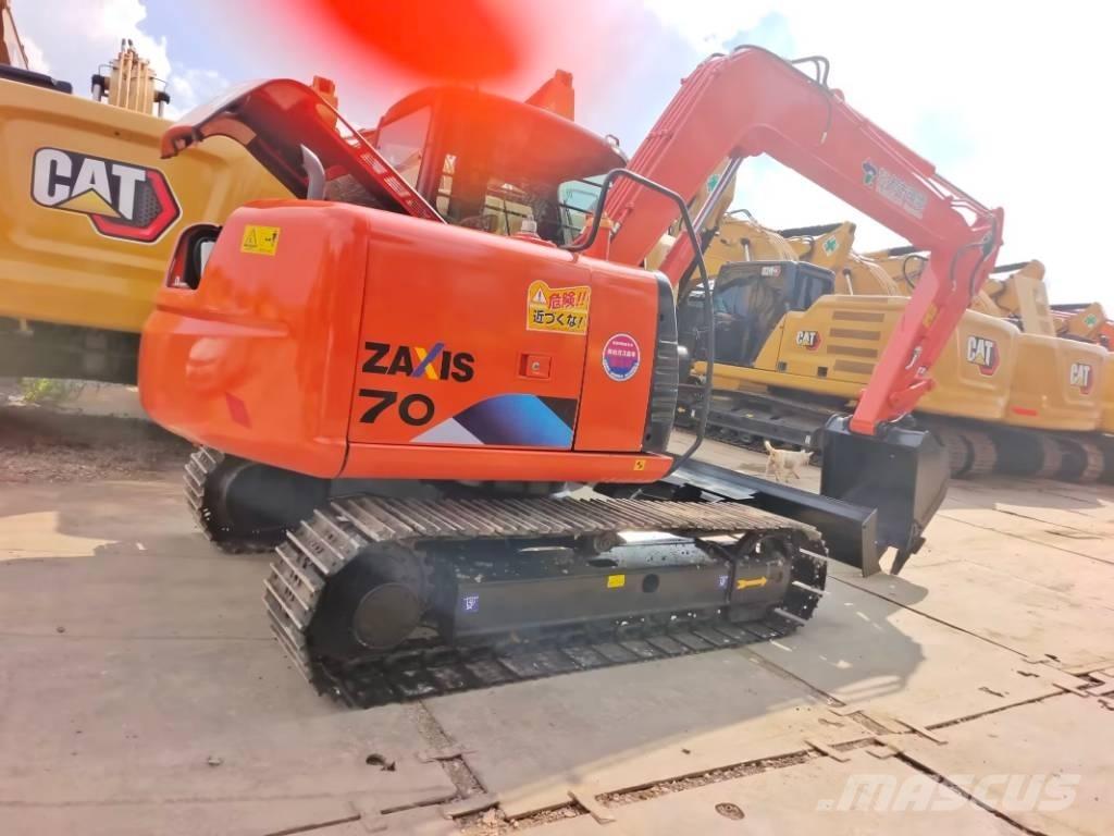 Hitachi ZX 70 Midi rýpadla 7t - 12t