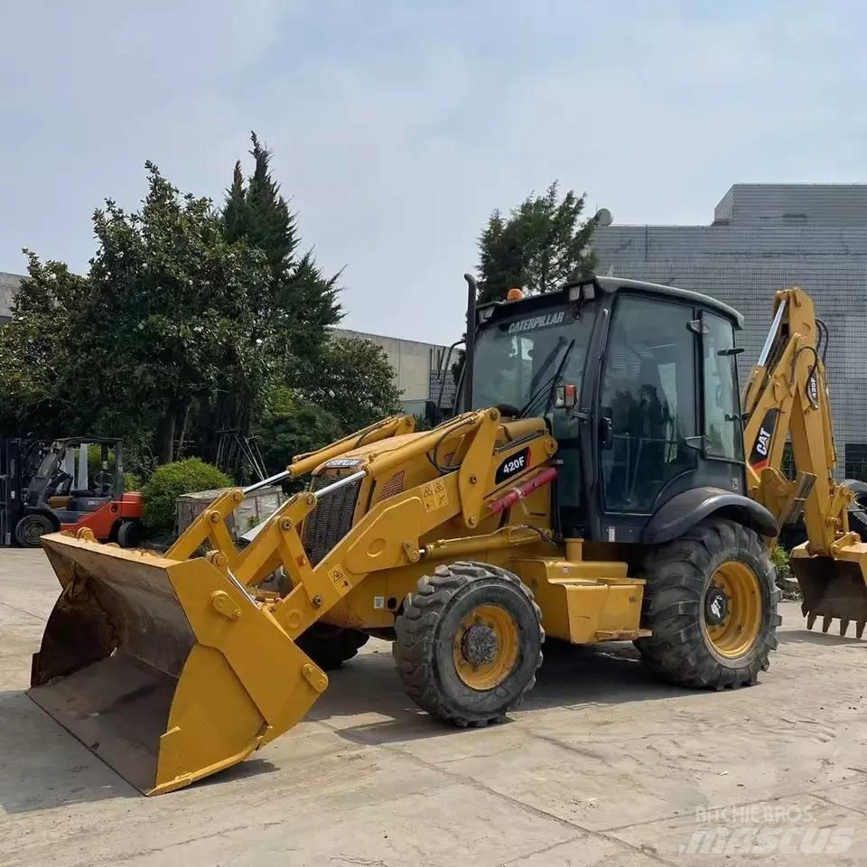 CAT 420 F Rýpadlo-nakladače
