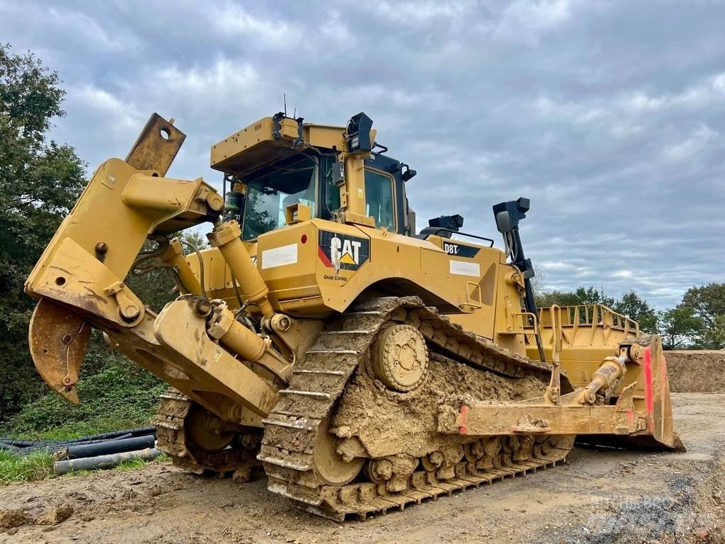 CAT D 8 T Pásové dozery
