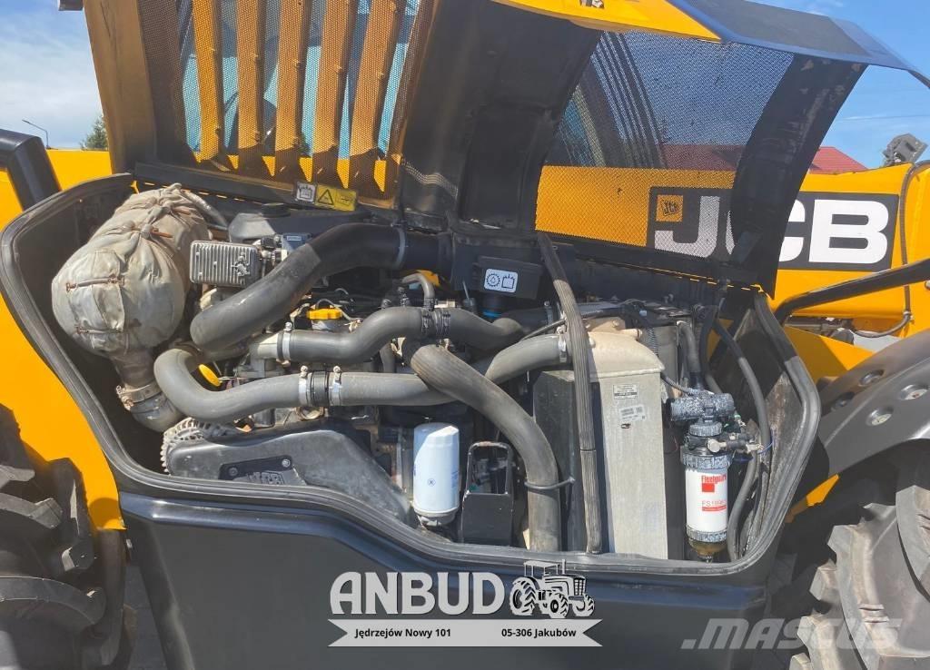 JCB 541-70 Agripro Teleskopické kolové nakladače