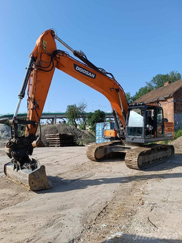 Doosan DX 225 LC-5 Pásová rýpadla