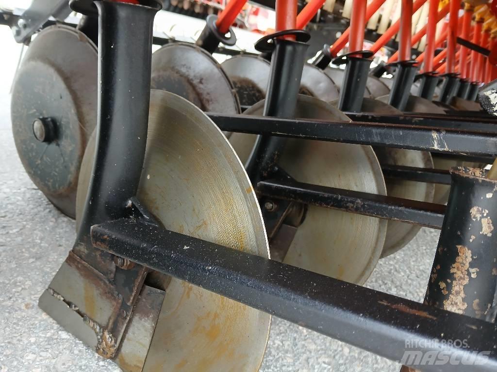 Junkkari KH 2500 Kombinované secí stroje