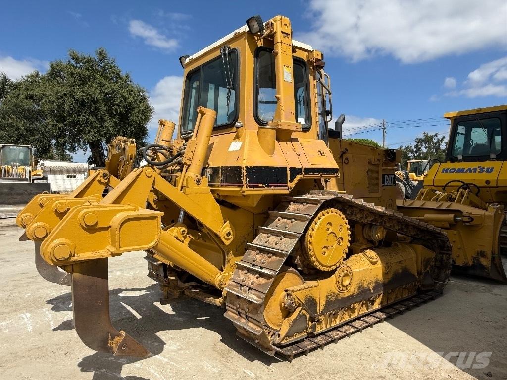 CAT D 5 H Pásové dozery