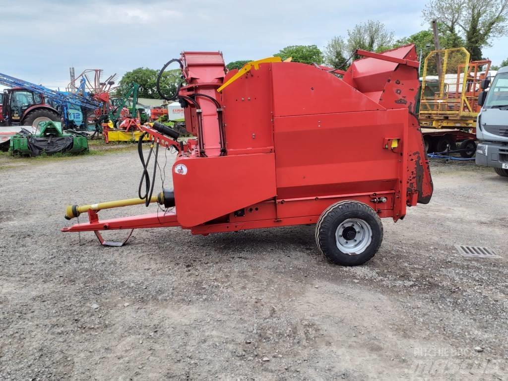 TEAGLE TOMAHAWK 8100 Drtiče a řezače balíků