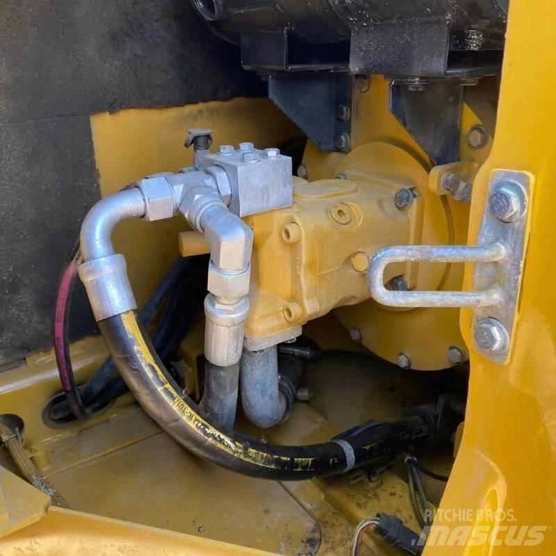 CAT 307E Pásová rýpadla