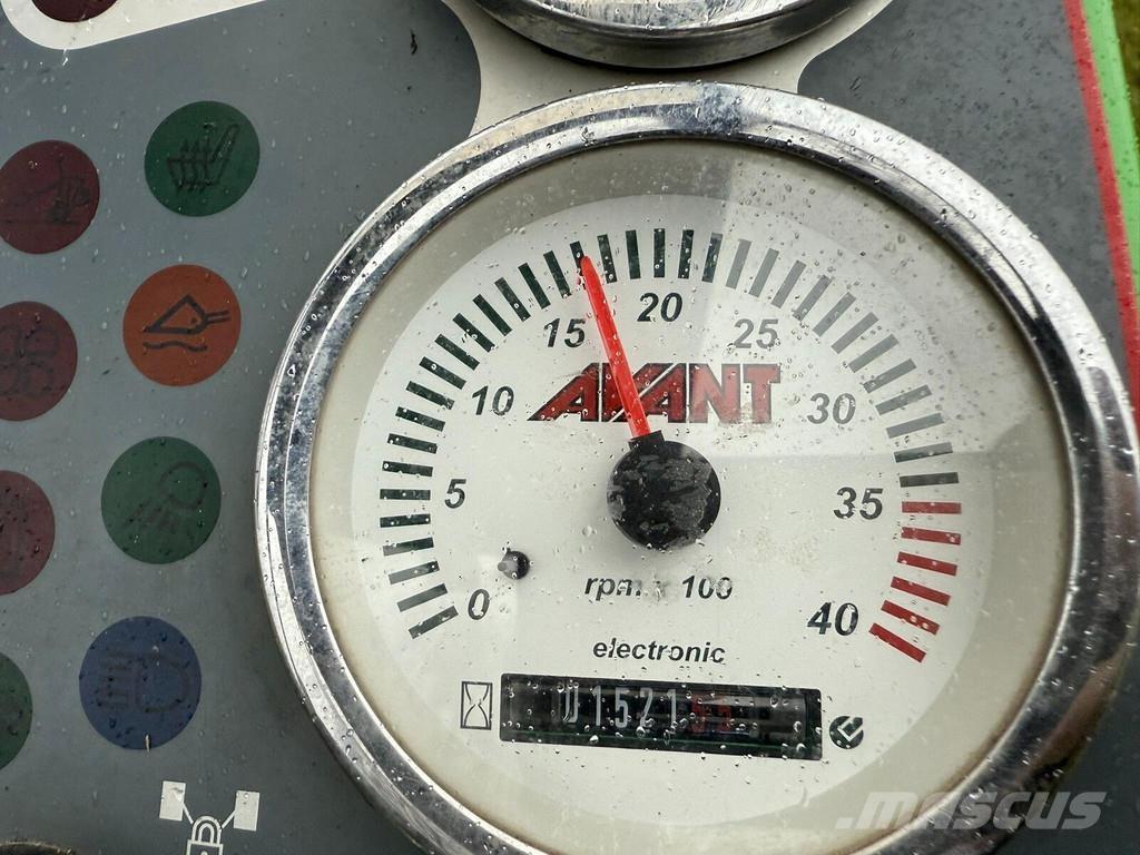 Avant 635 Kolové nakladače