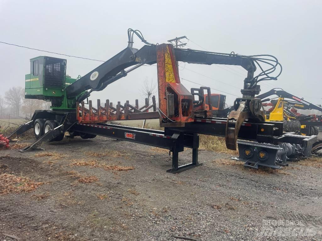 John Deere 437 D Lesní nakladače