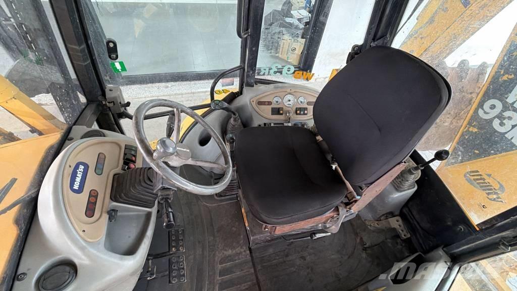 Komatsu WB 93 R Rýpadlo-nakladače