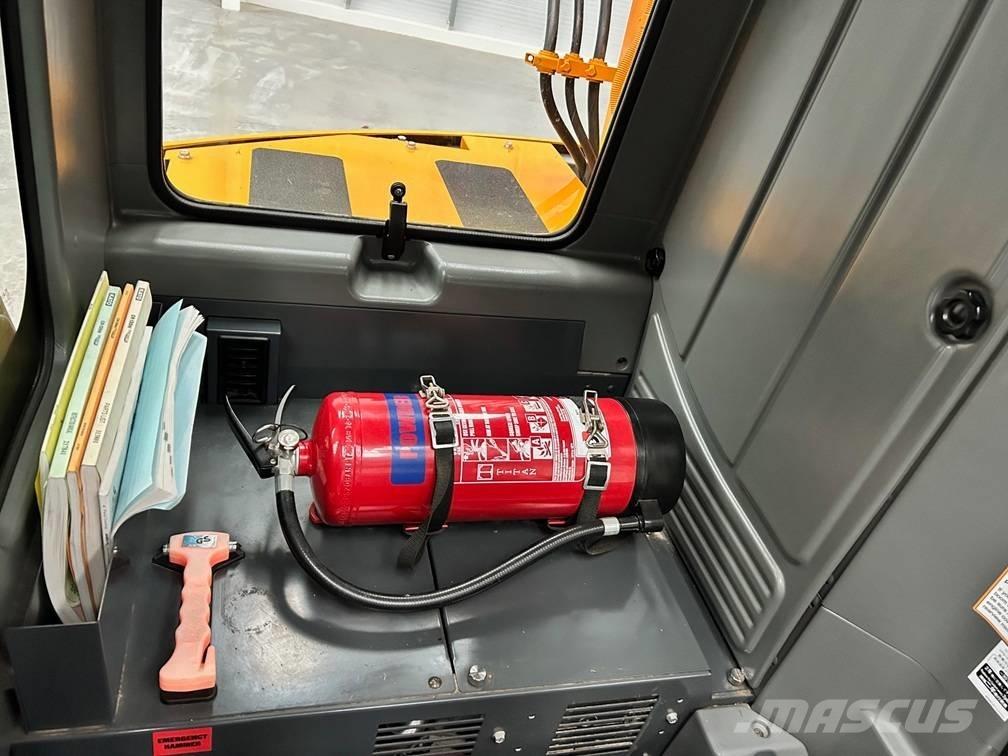 Kato CR-130Ri Univerzální terénní jeřáby