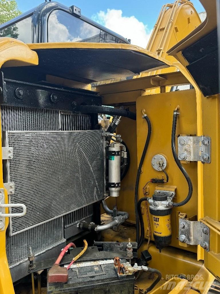 CAT 307 Mini rýpadla < 7t