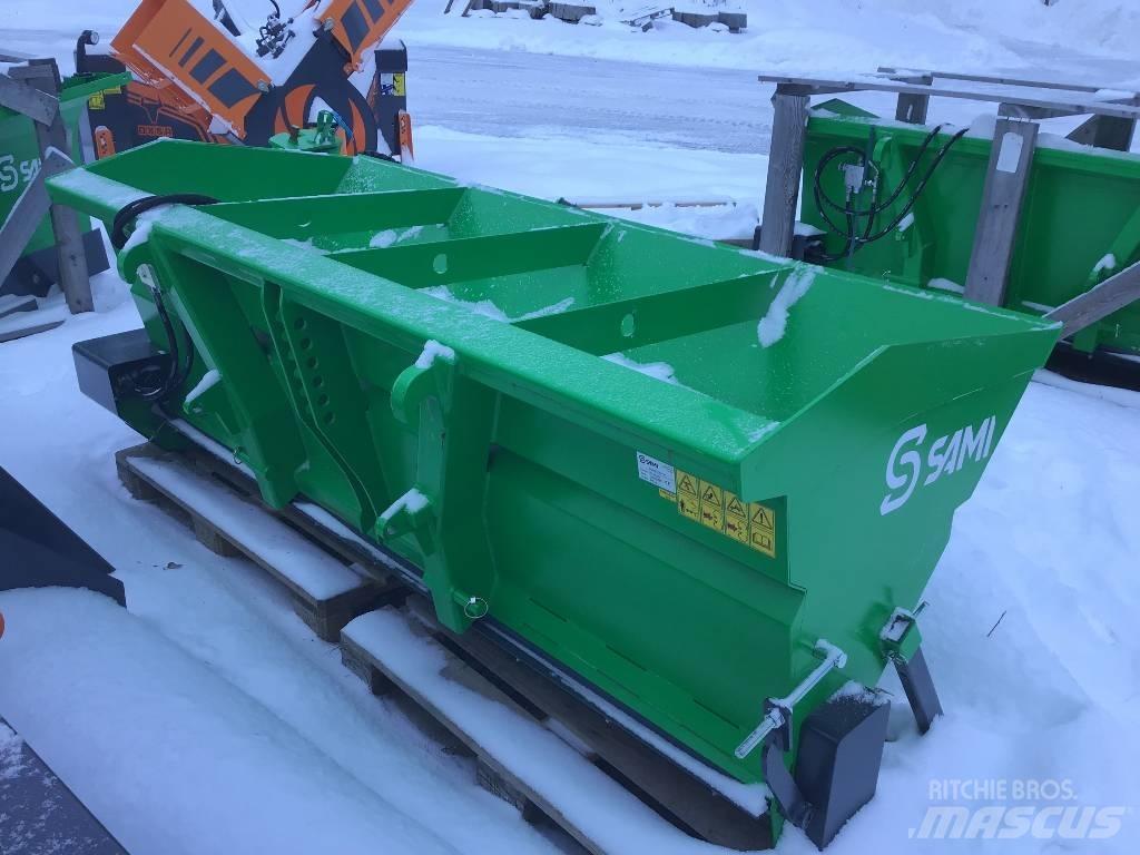 Sami SL 2300 Sypače písku a soli