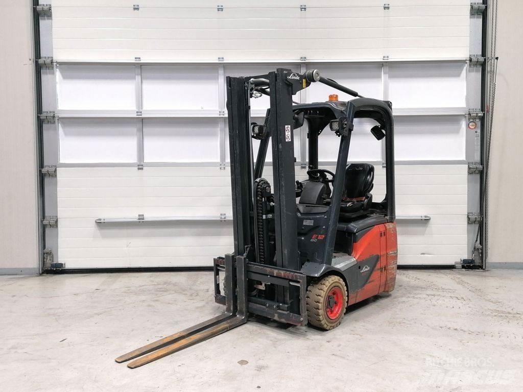 Linde E12-02 Akumulátorové vozíky