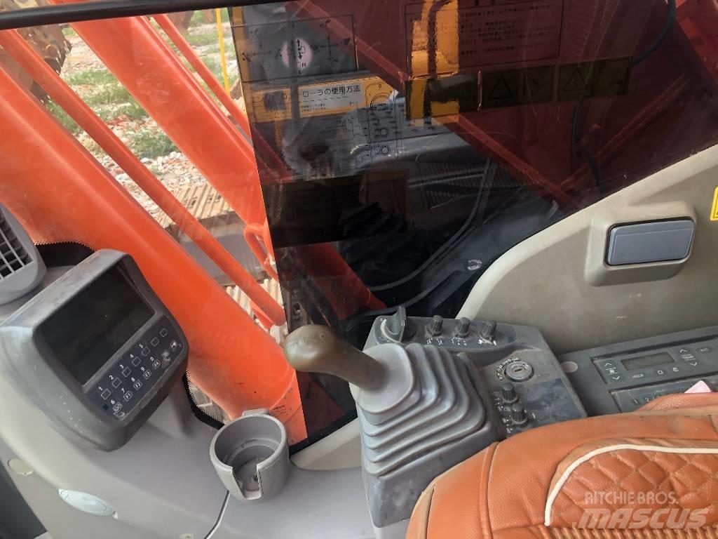 Hitachi ZX 240 Pásová rýpadla