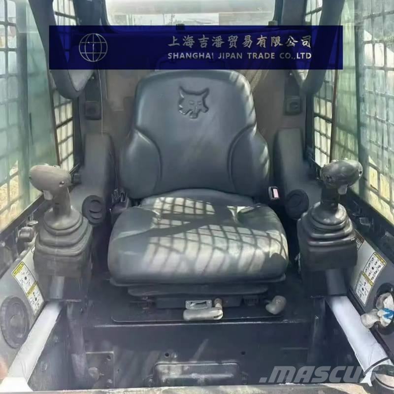 Bobcat S 330 Smykem řízené nakladače