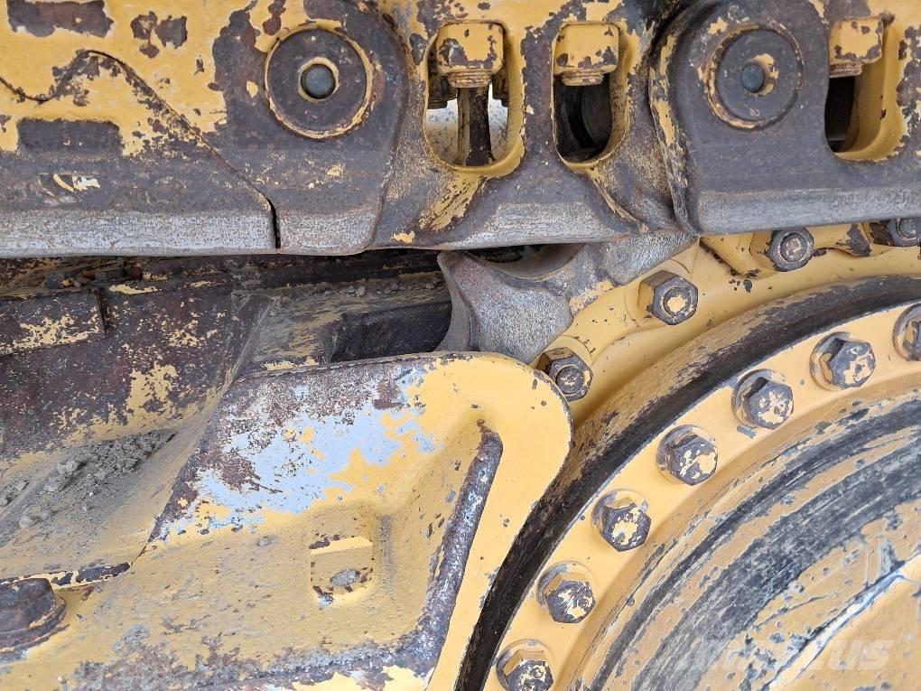 Komatsu D61PXI-24E0 Pásové dozery