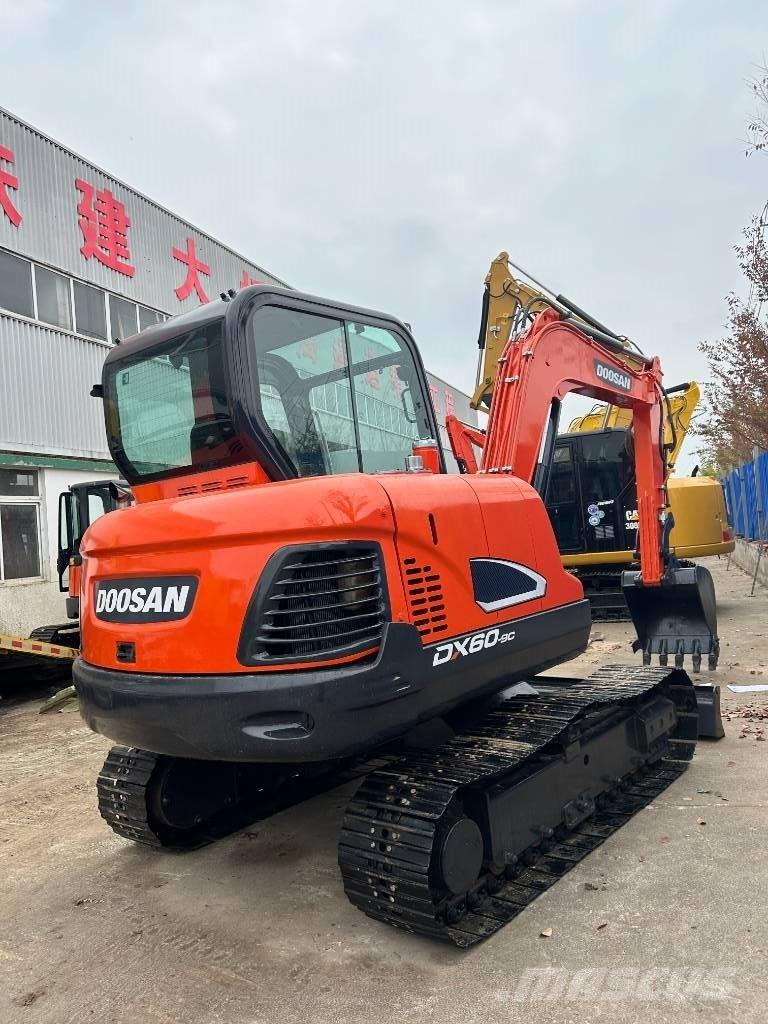 Doosan DX 60 Pásová rýpadla