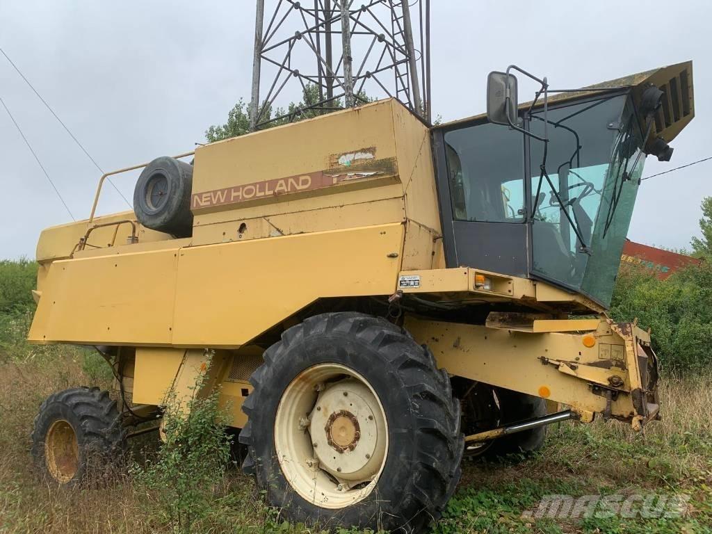 New Holland TX 32 Sklízecí mlátičky