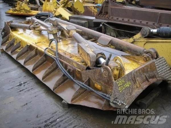 CAT D8N Pásové dozery