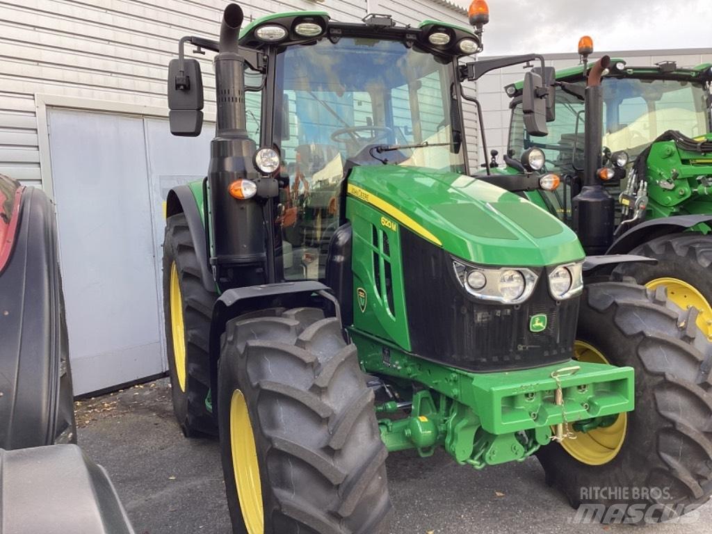 John Deere 6120M Traktory